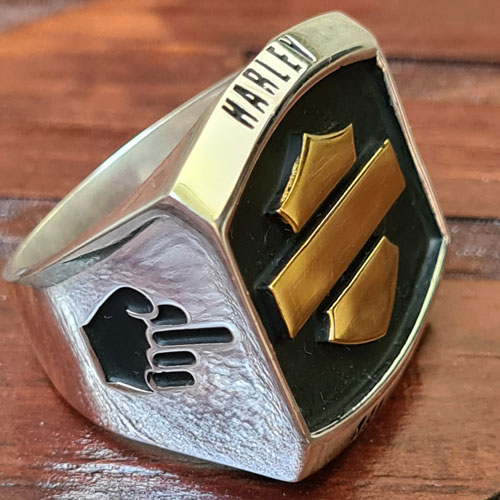 Silver Harley Davidson Ring ( Code : HD2). Cast in high res high detail sterling silver. Made to order, estimated 4 weeks delivery. Available on Gold 10K, 14K, 18K ( Please contact on Instagram @kronos.rings)